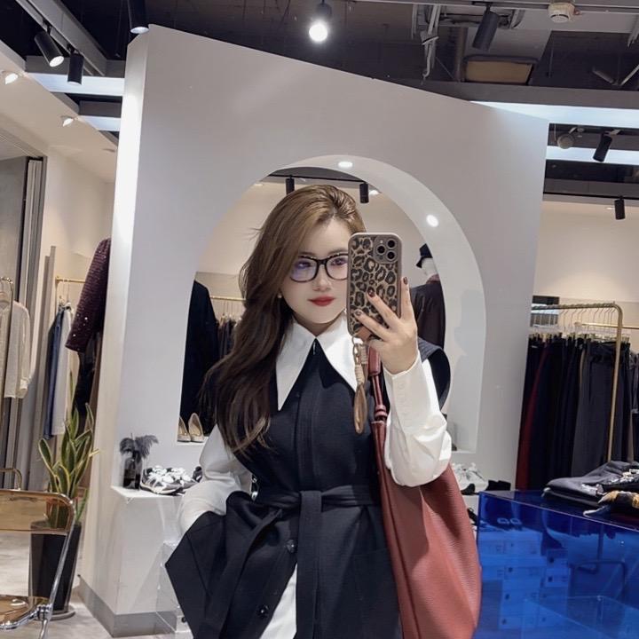平遥县小时代女装店