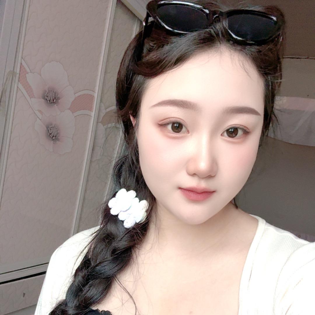 莉莉吖