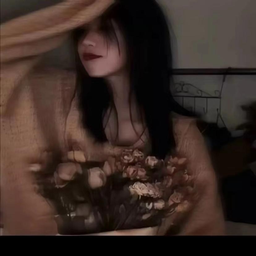 不会化妆的白小白🍬