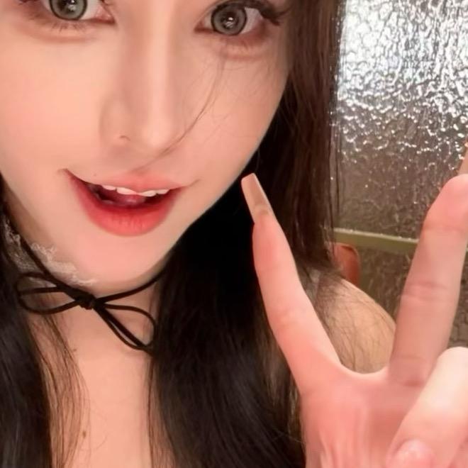 36岁少妇坐公交被18个腹肌男让座