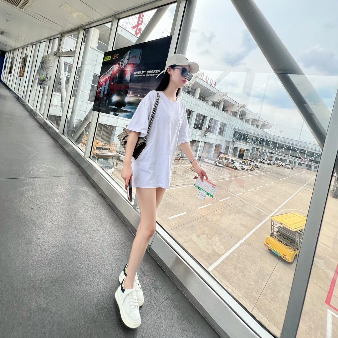 雅雯。
