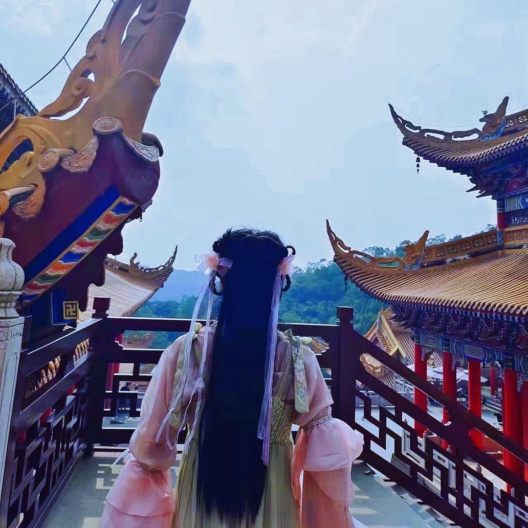一个小女人