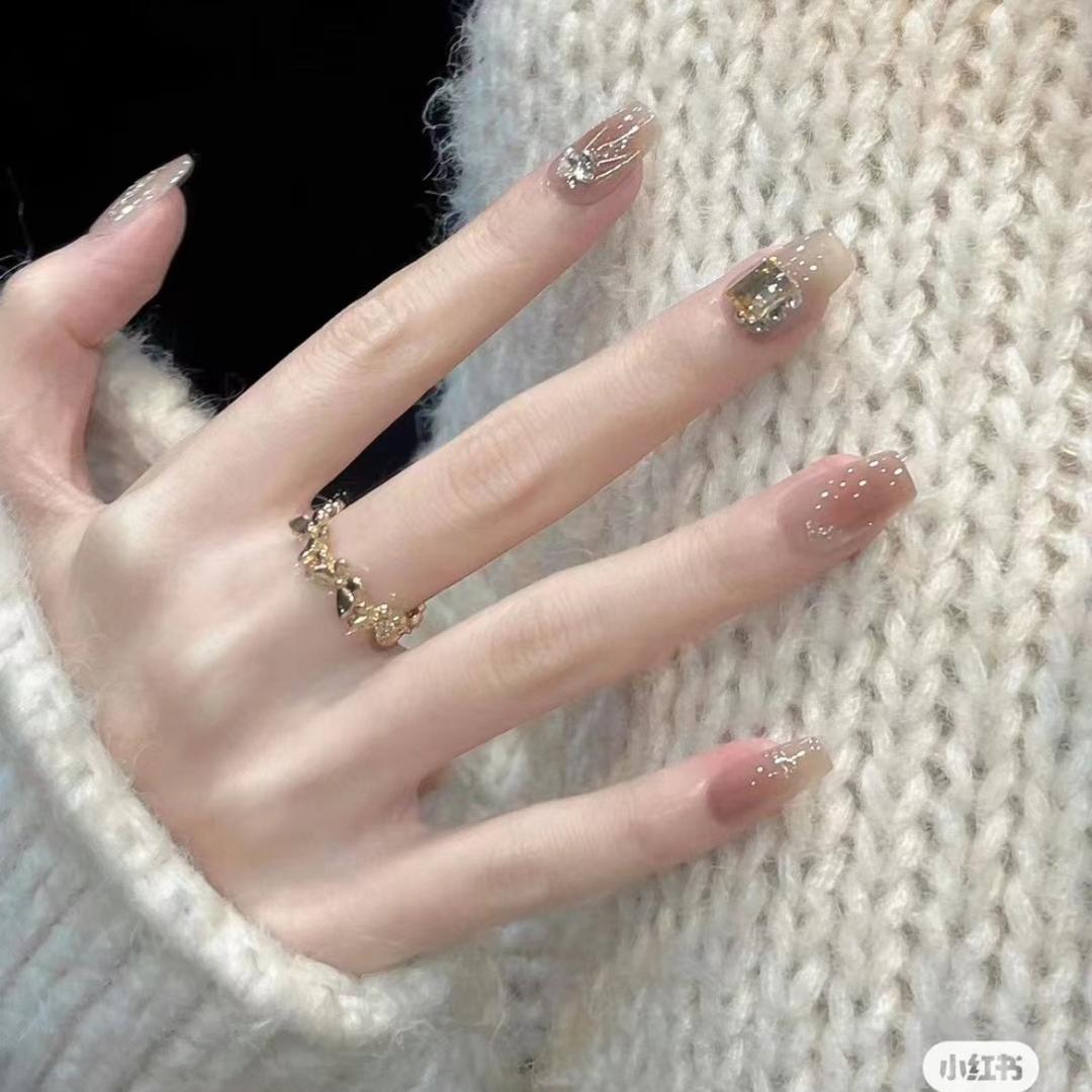 @卖衣服的小姐姐