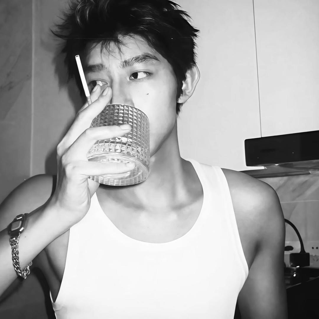 -等我逢一场春.