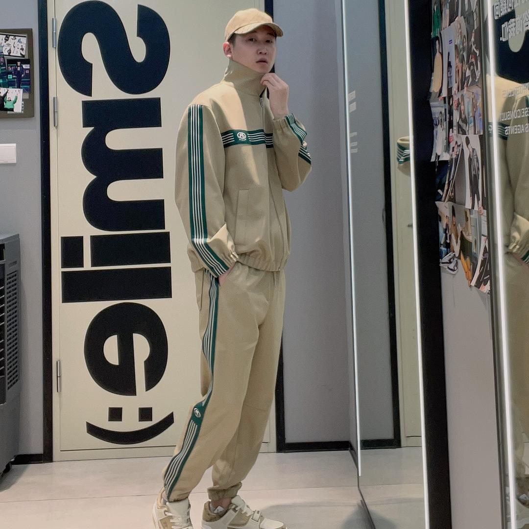大颖轻奢服饰男装店