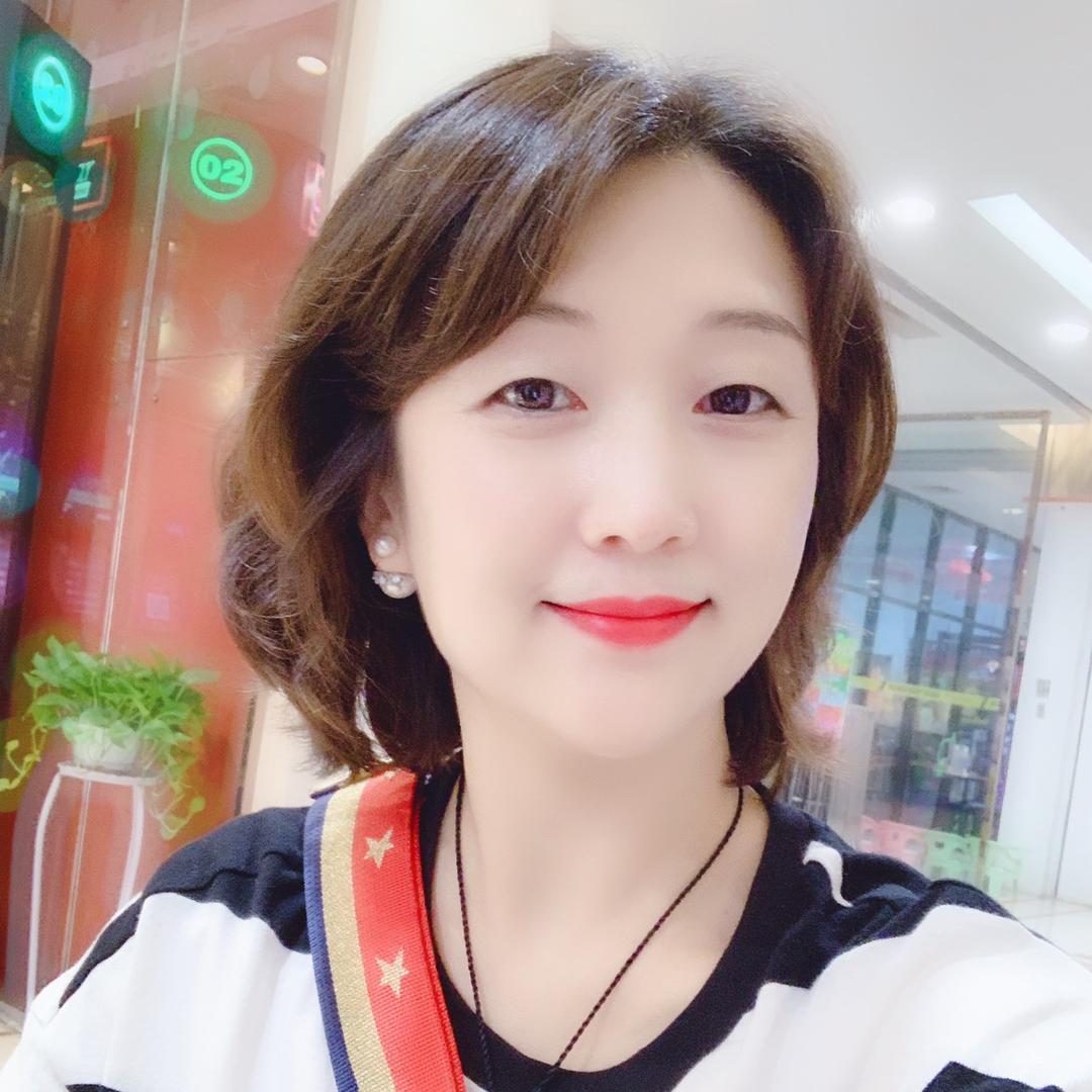 主持人小亭