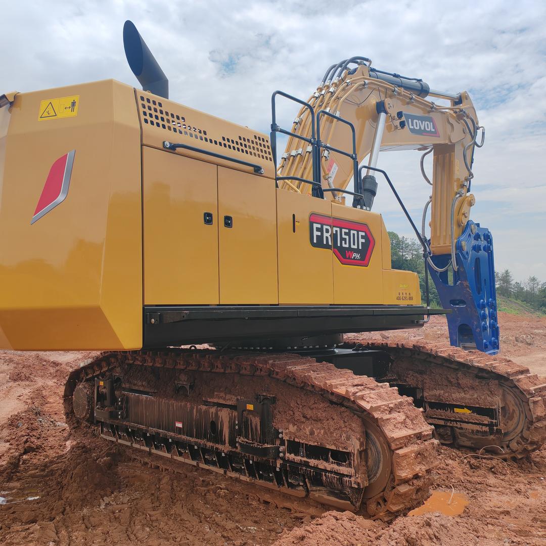 江西雷沃挖机徐工新能源铲车姚