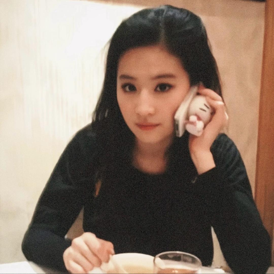 我也不太了解她.