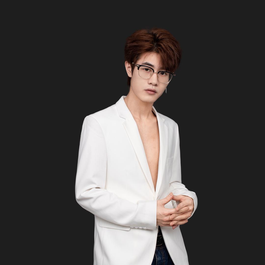 杭州发型设计君浩