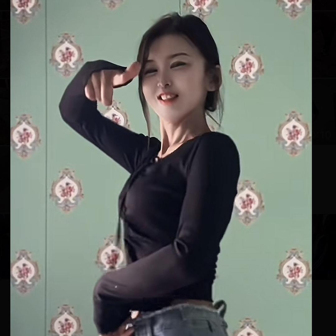 丽 扎