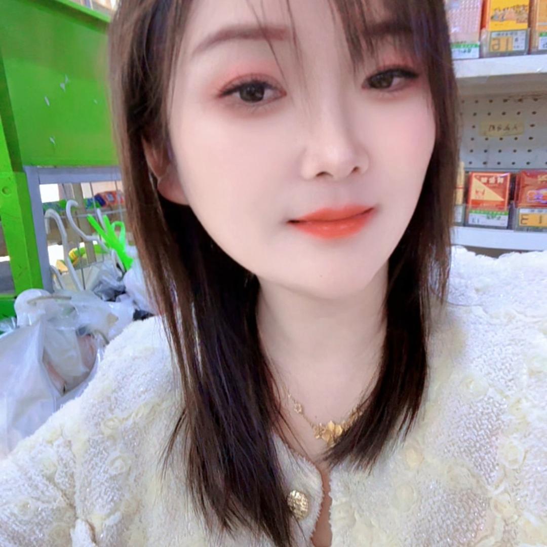 时代购物广场刘真