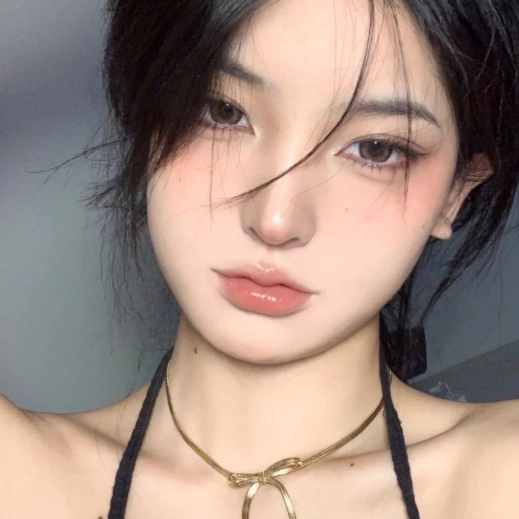 新西兰的小母牛