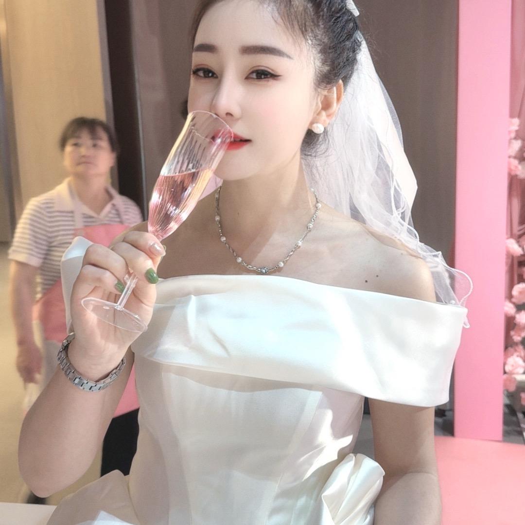 美女总裁❤❤❤❤