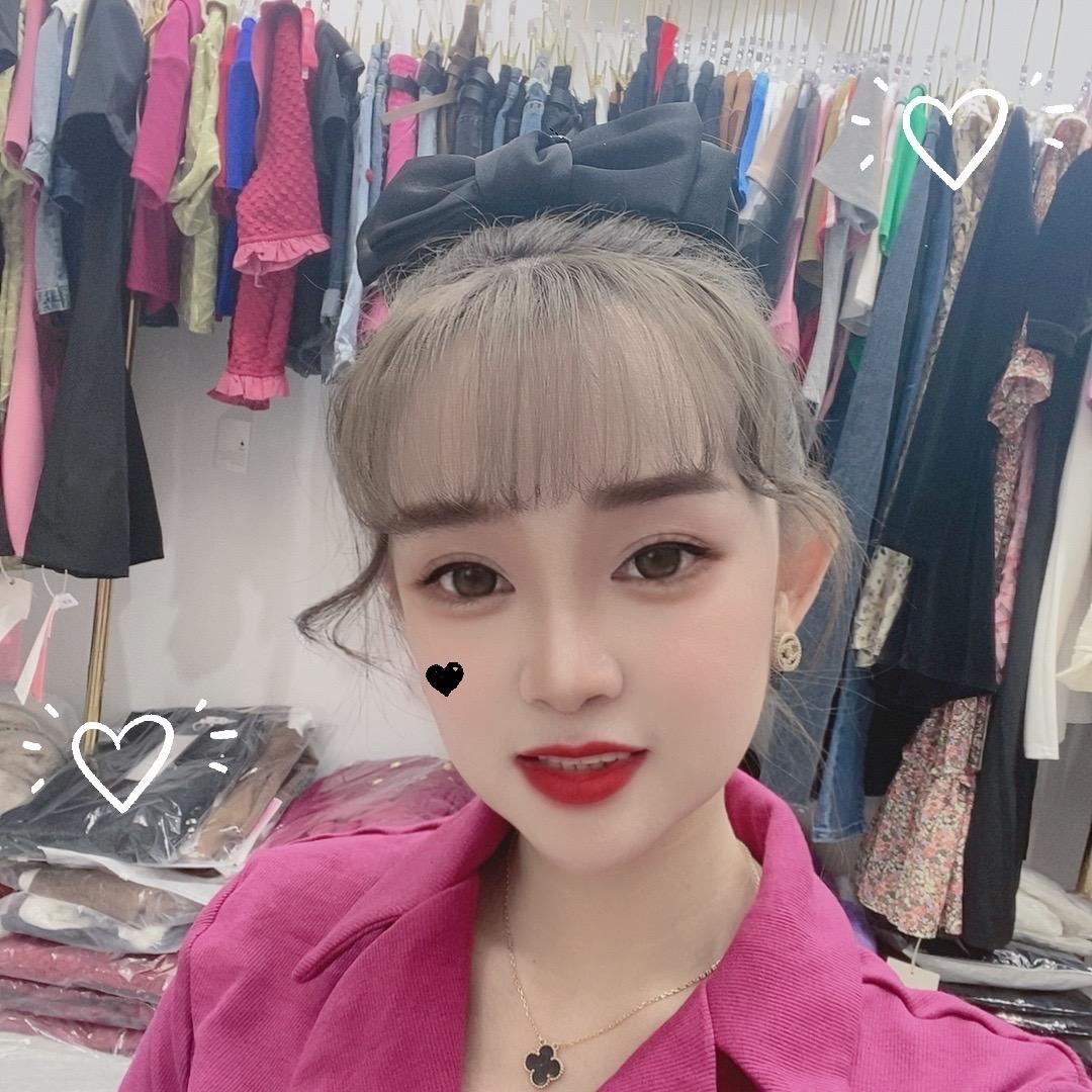 小霞家服装店(专注高品质)