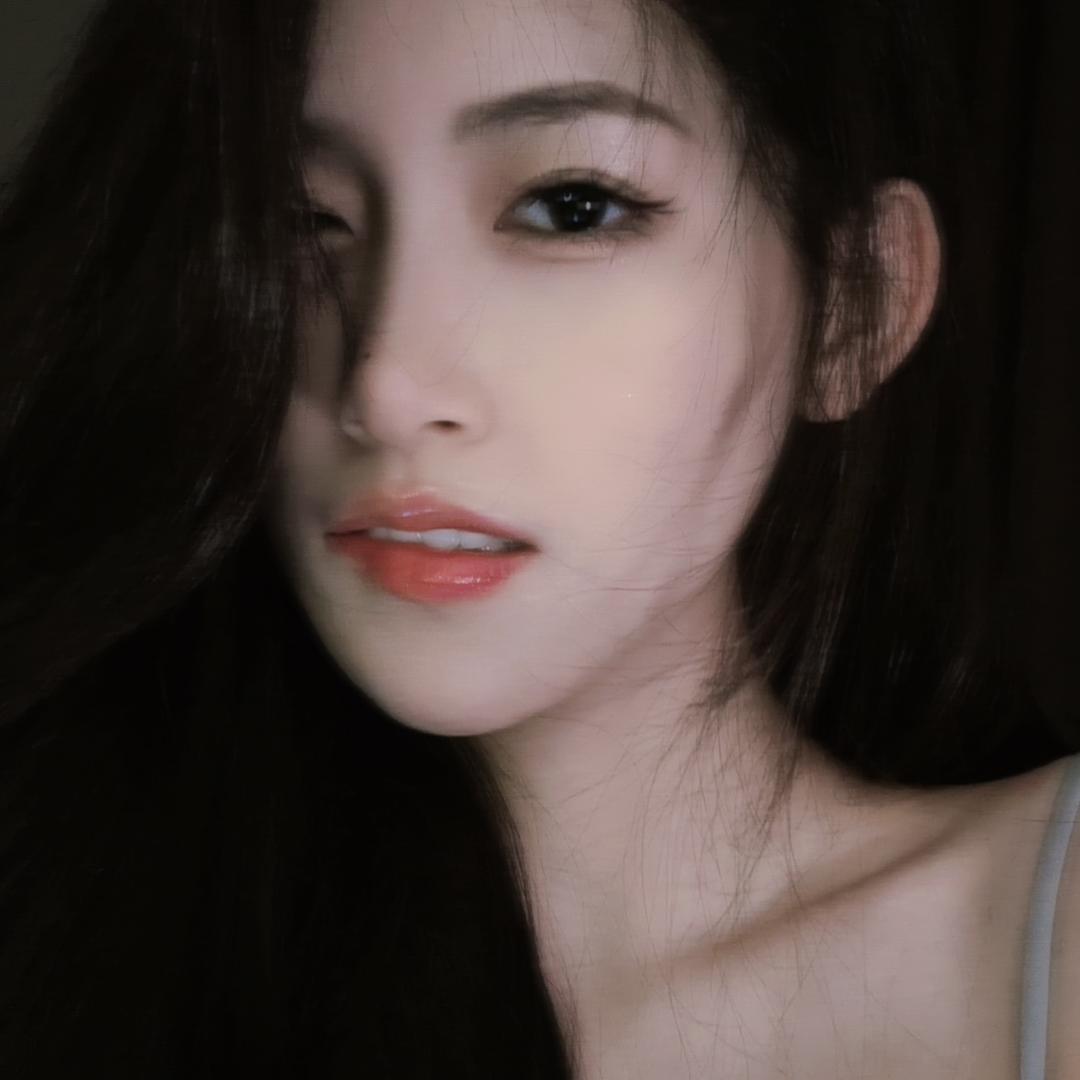 发呆的晓晓