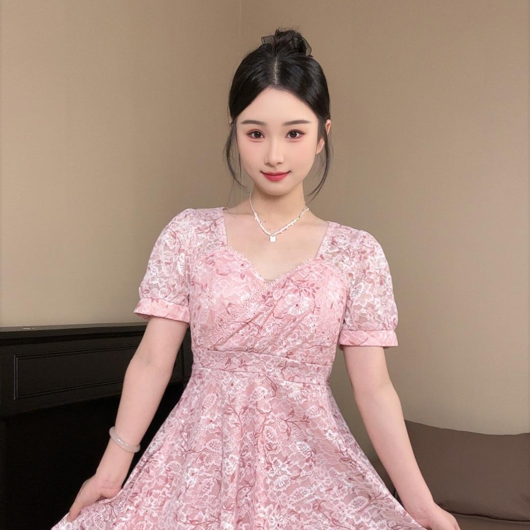 页晴轻奢连衣裙