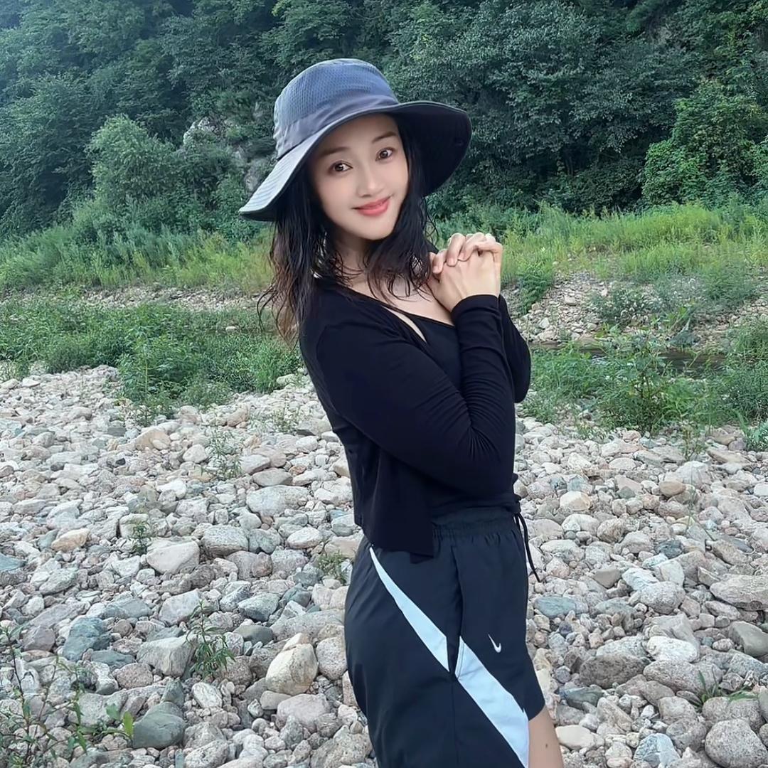 佐人的小妖怪 😜💋77年的 🐍女