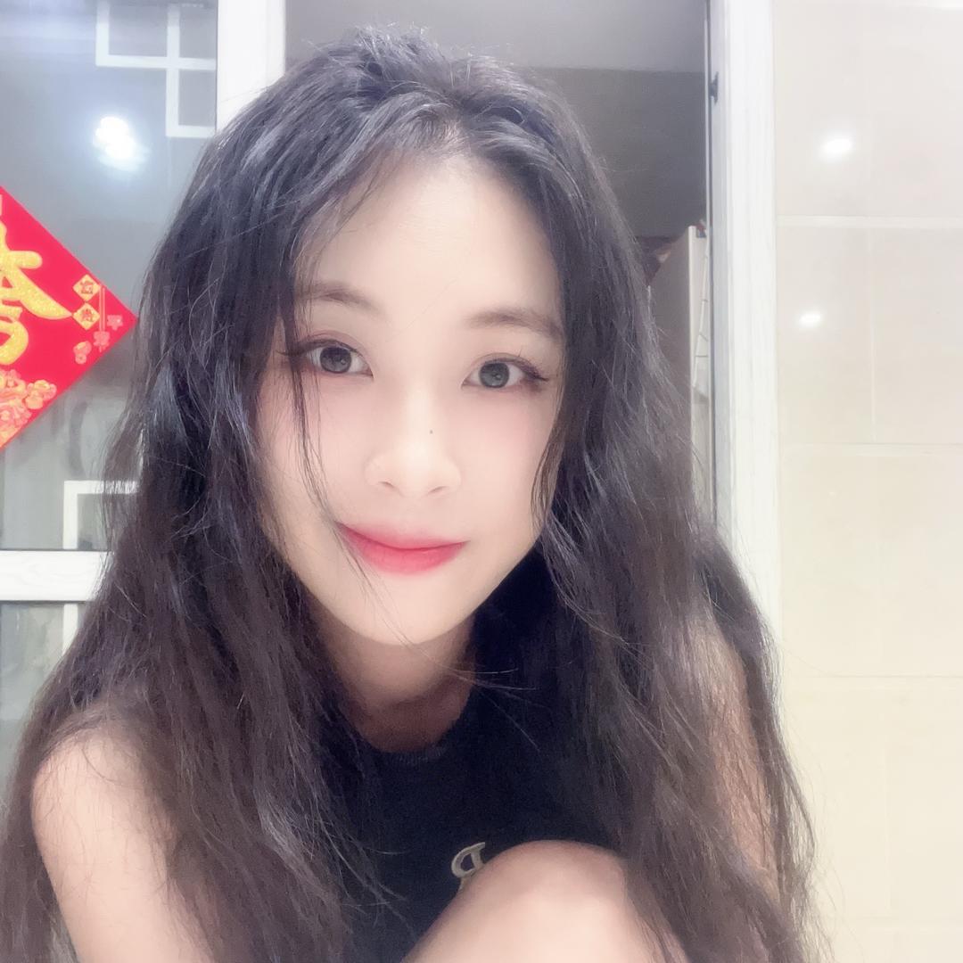 江月曼