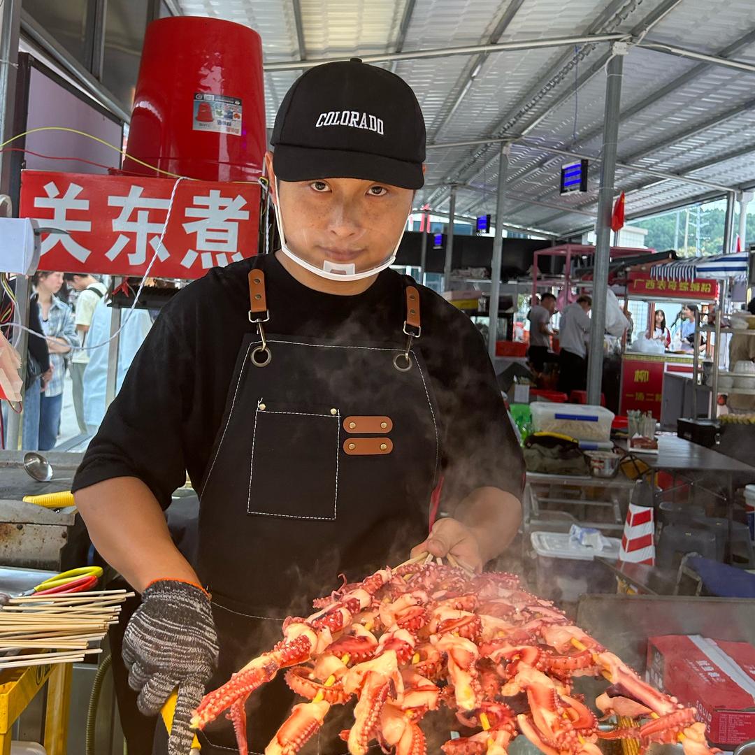 株树下夜市徐记丶火爆鱿鱼烤生蚝