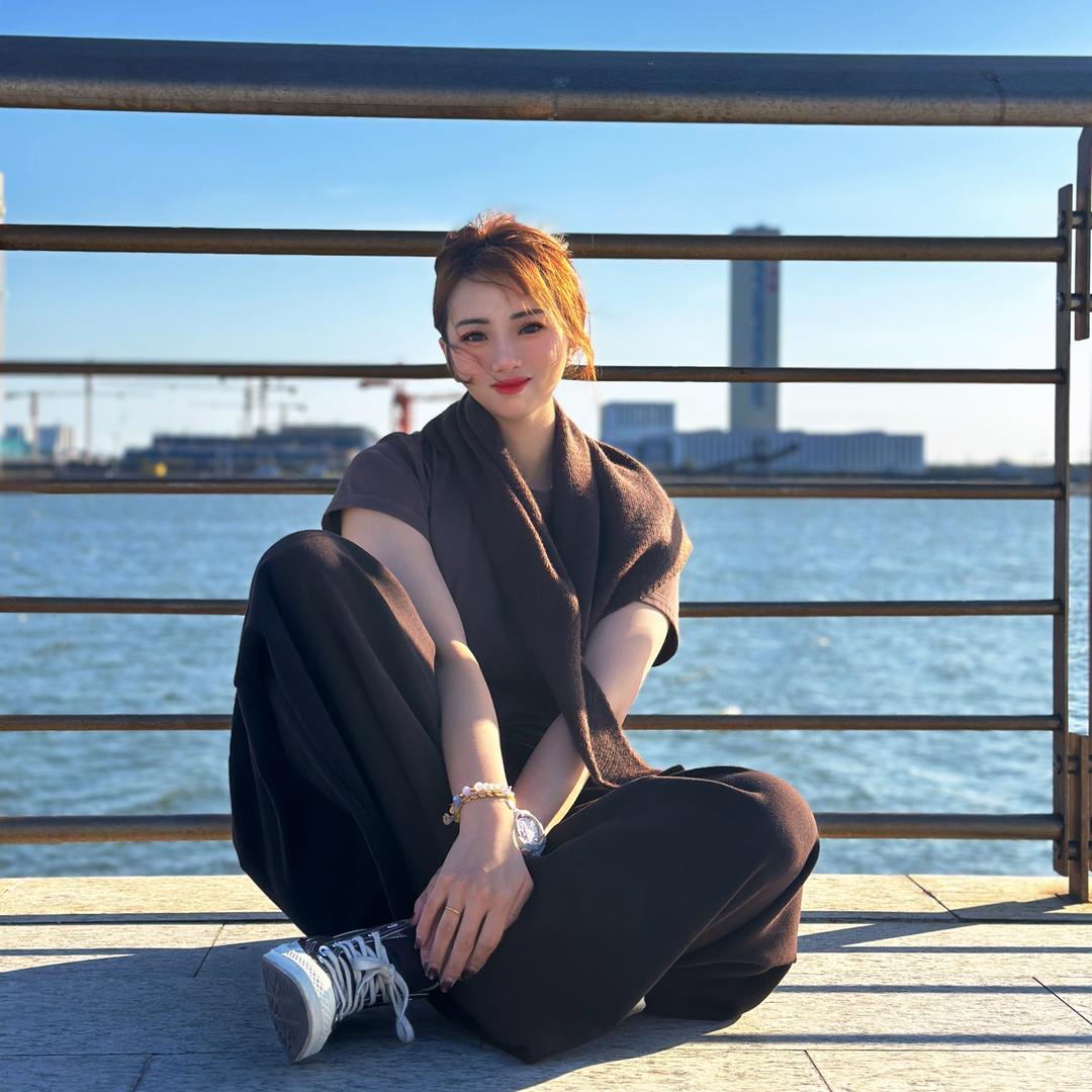 嗯呢，我叫李小欣。😑