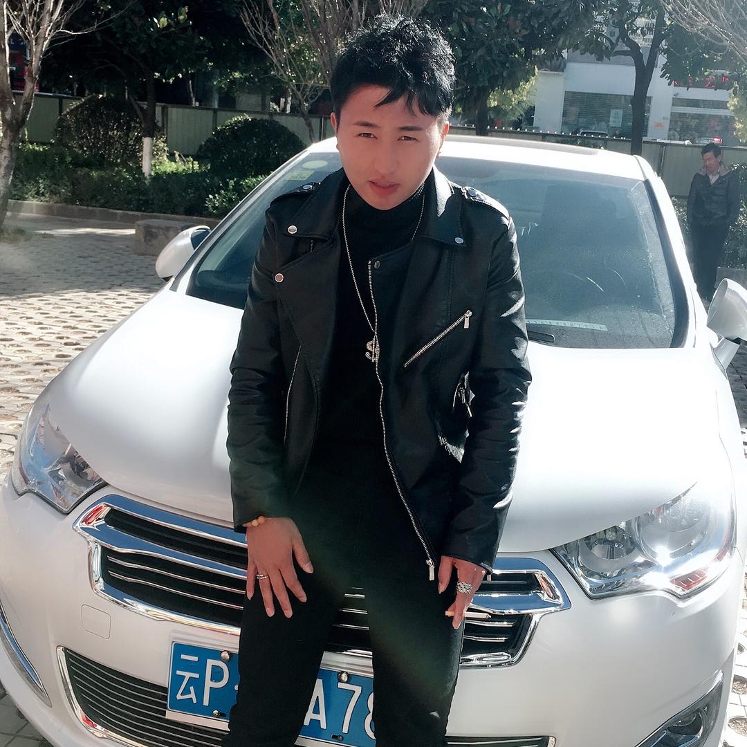 &强强