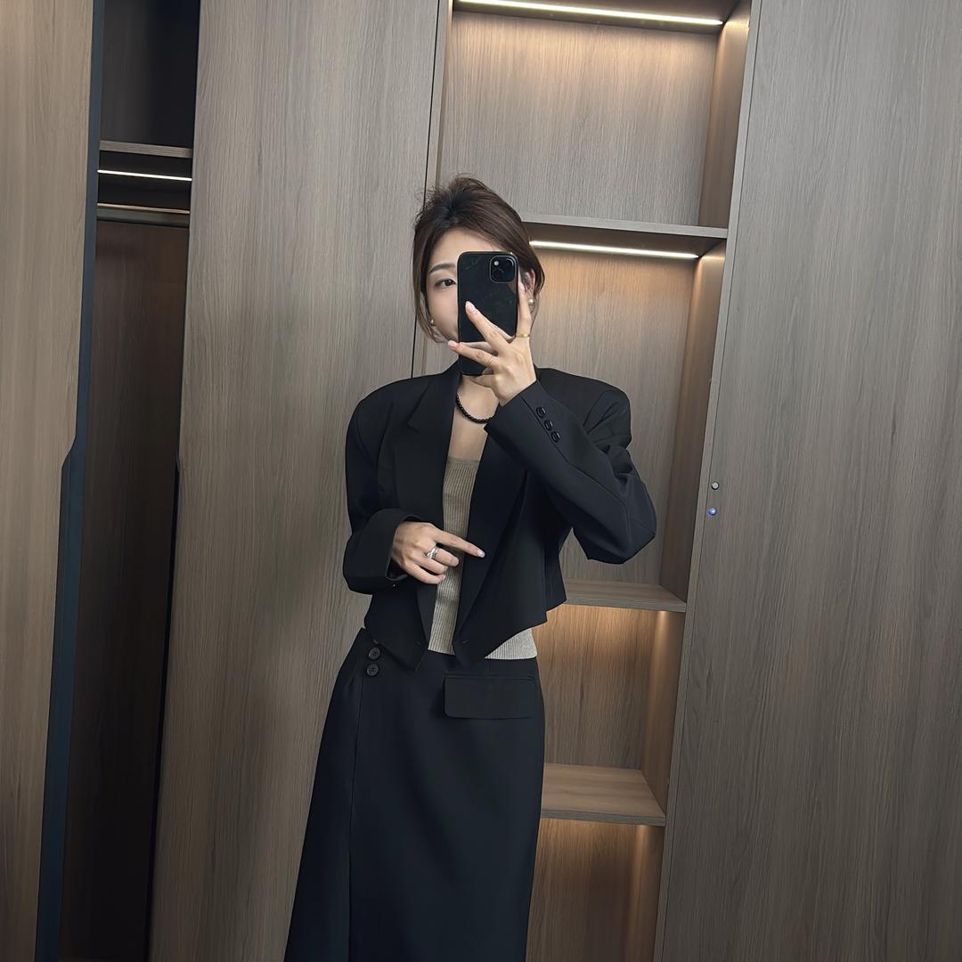 芳大头服饰店