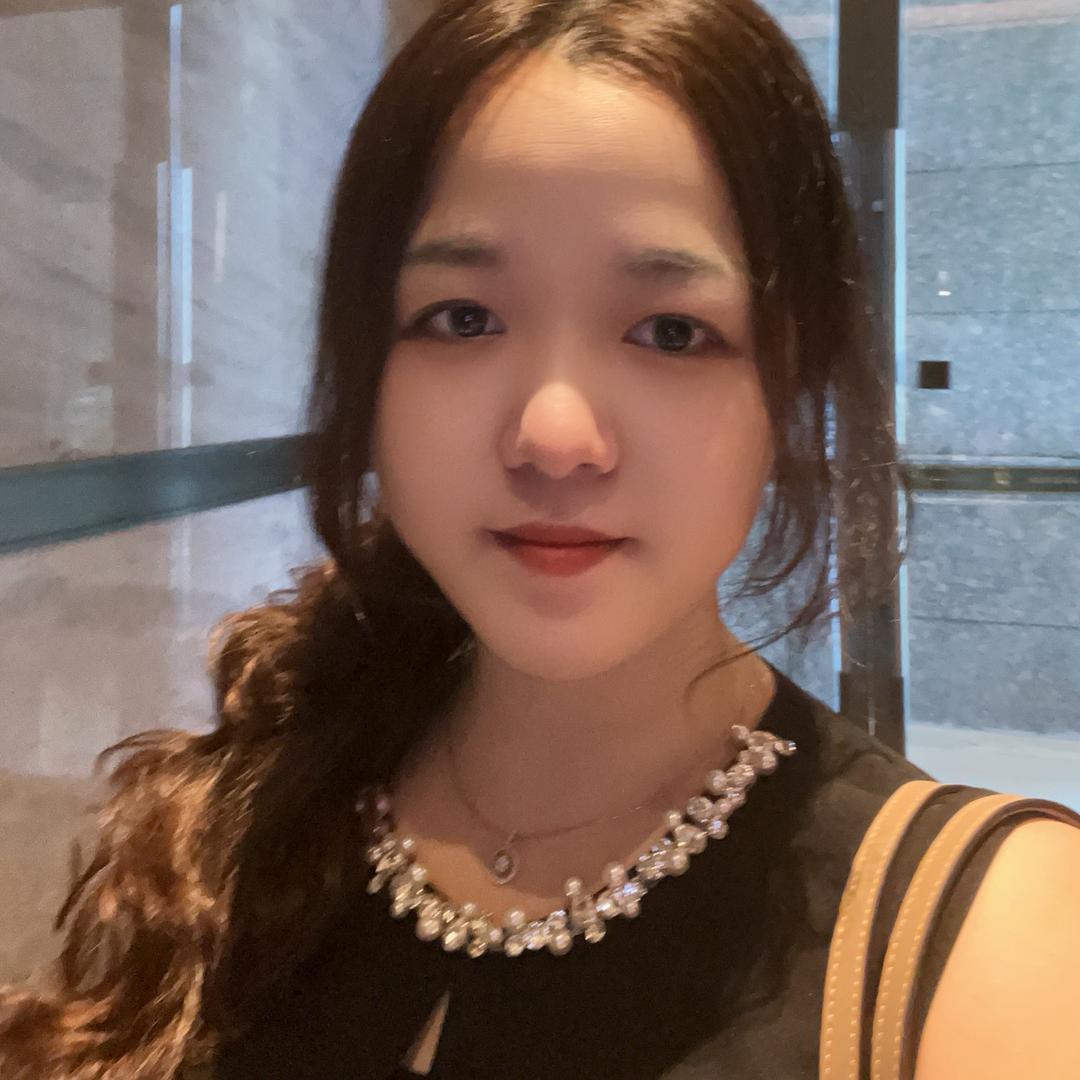 顾家家居何小姐