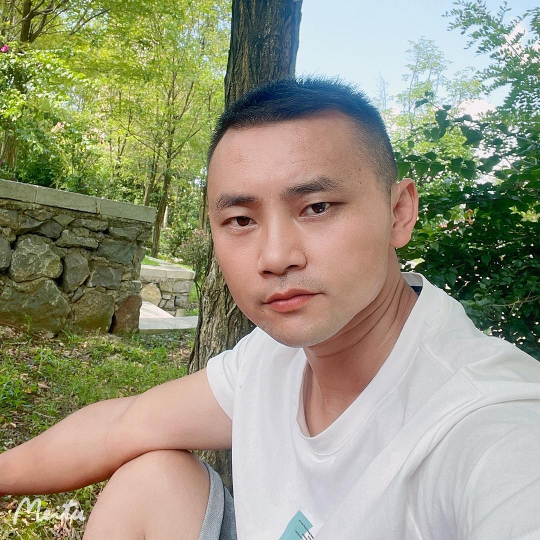 二手挖机买卖小刘