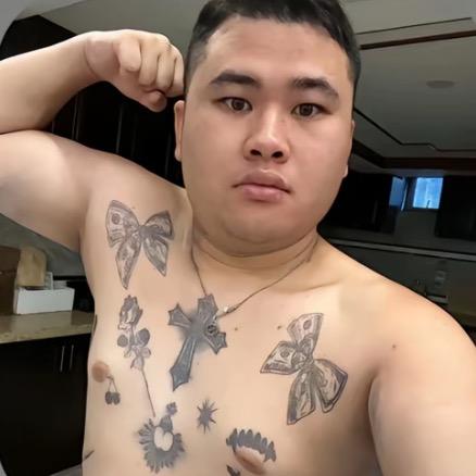 八岁锅盖头小学生