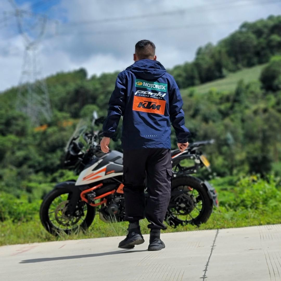 宜车汇阿伟（在骑车）