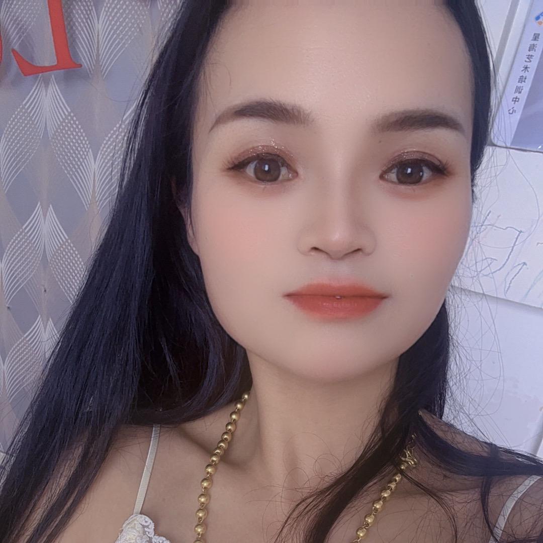 卖鸡肉的小姐姐