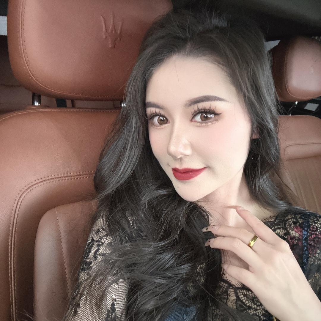 杨杨在昆明卖车