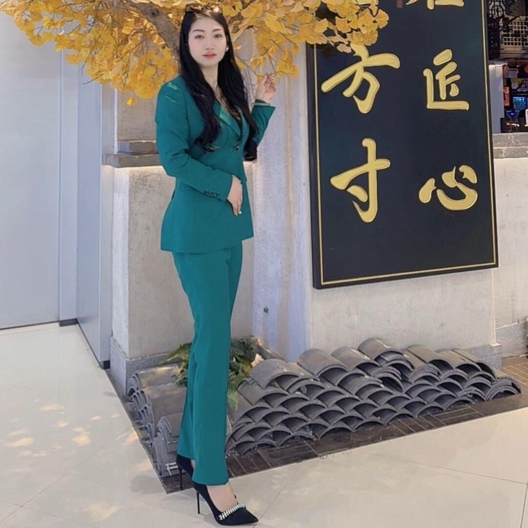 @芭莎品質女裝~~靜
