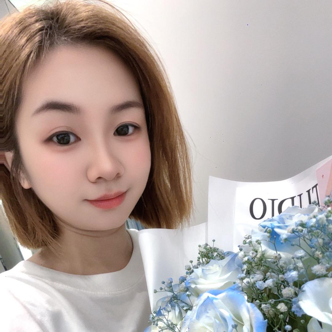 爱莉天真🌻