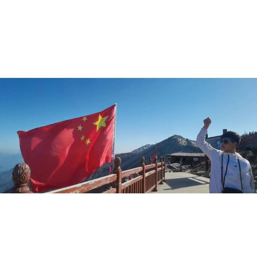 墻角、啃紅薯