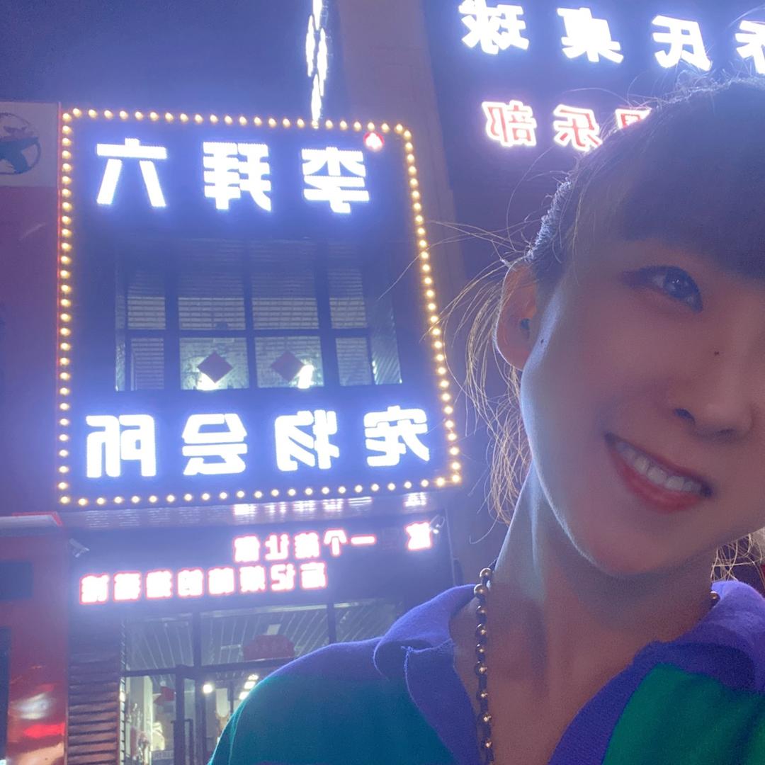 李拜六和她的流浪猫们