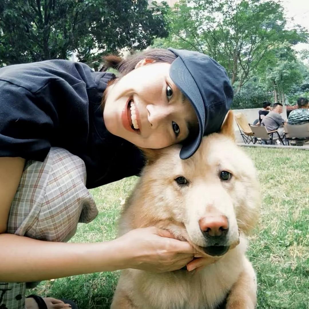 话密嘴不甜长得危险还没钱