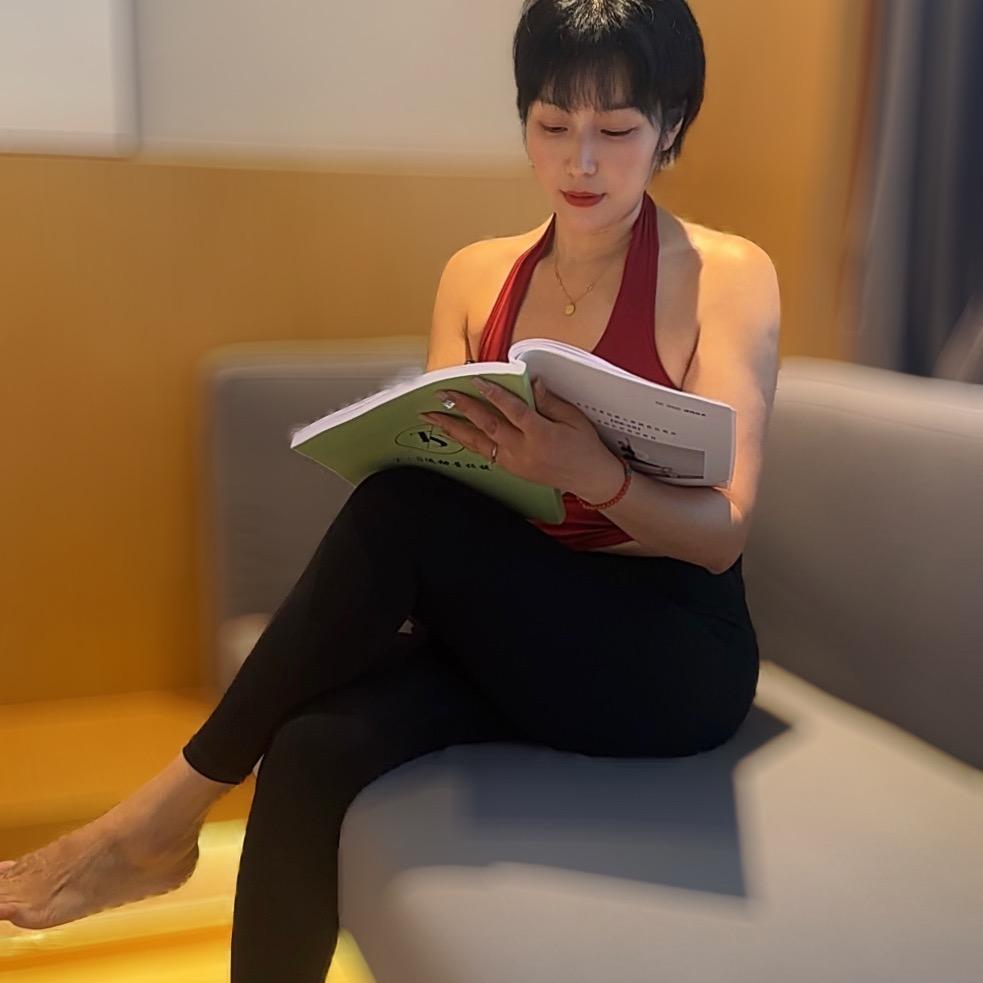 沁兮瑜伽-婷婷老师-亳望府店