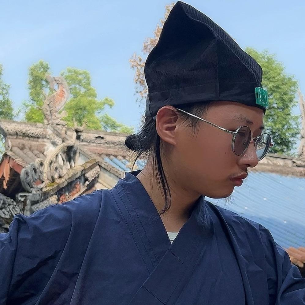 羅毅（雷击师兄）