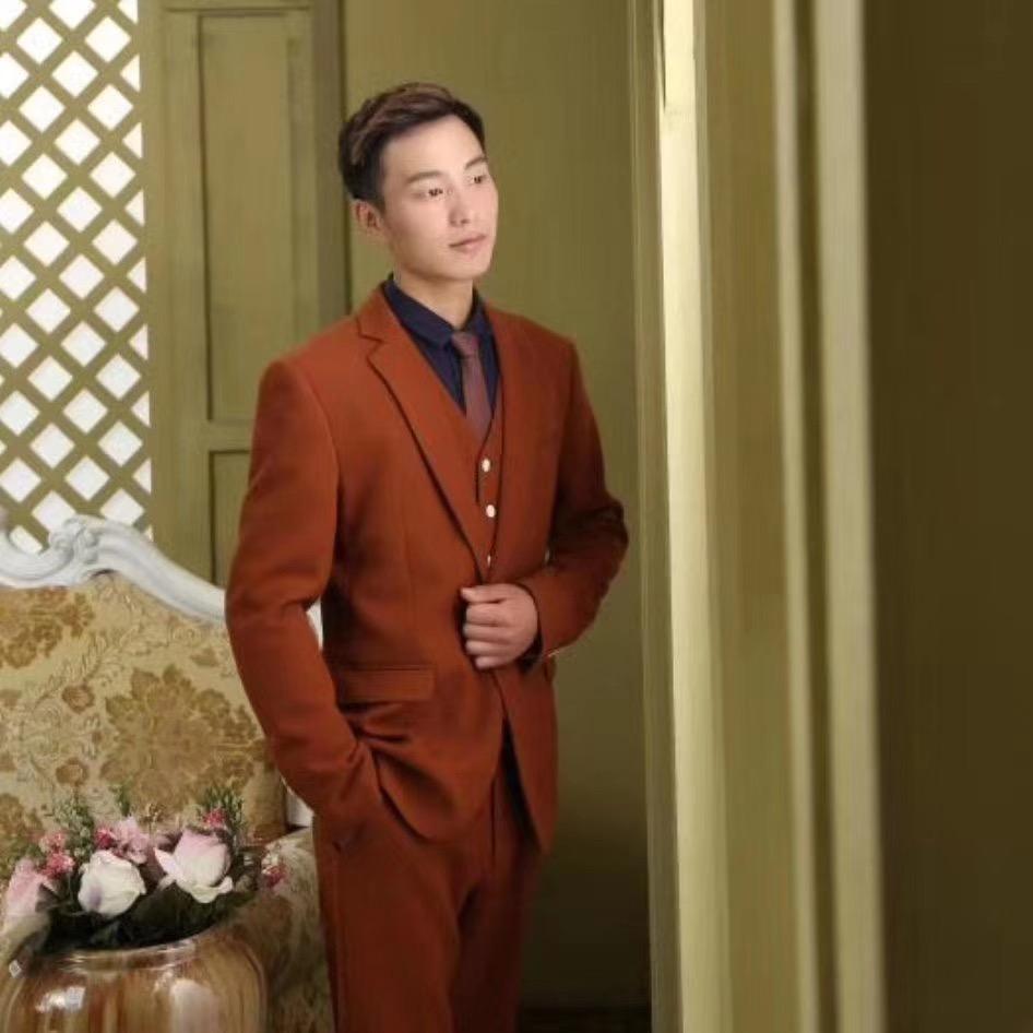 汽车专业贴膜大壮