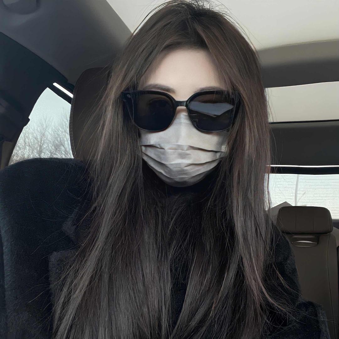 腿腿.