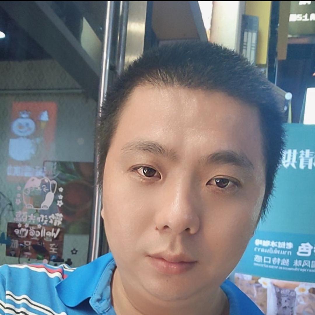 是卡卡吖