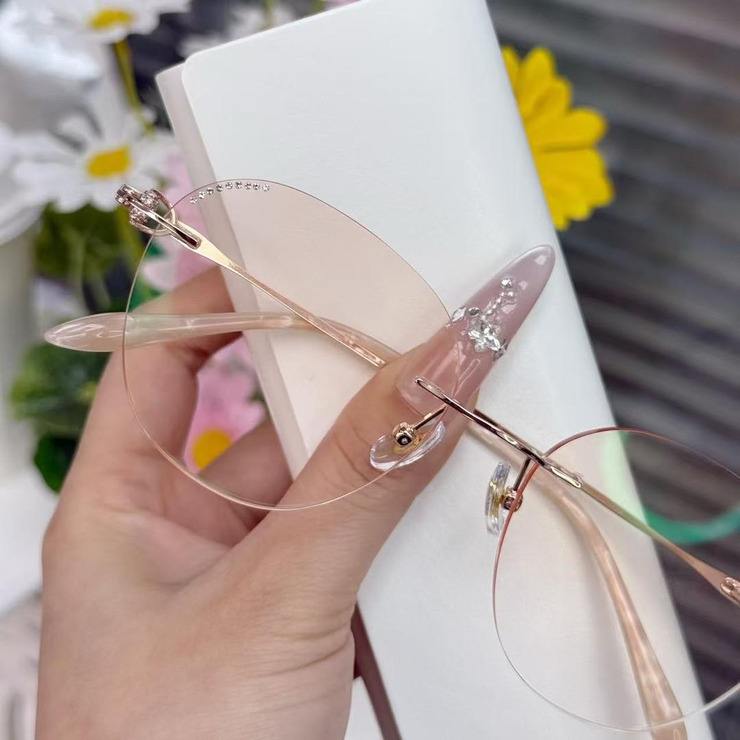 丹阳伊视漫眼镜