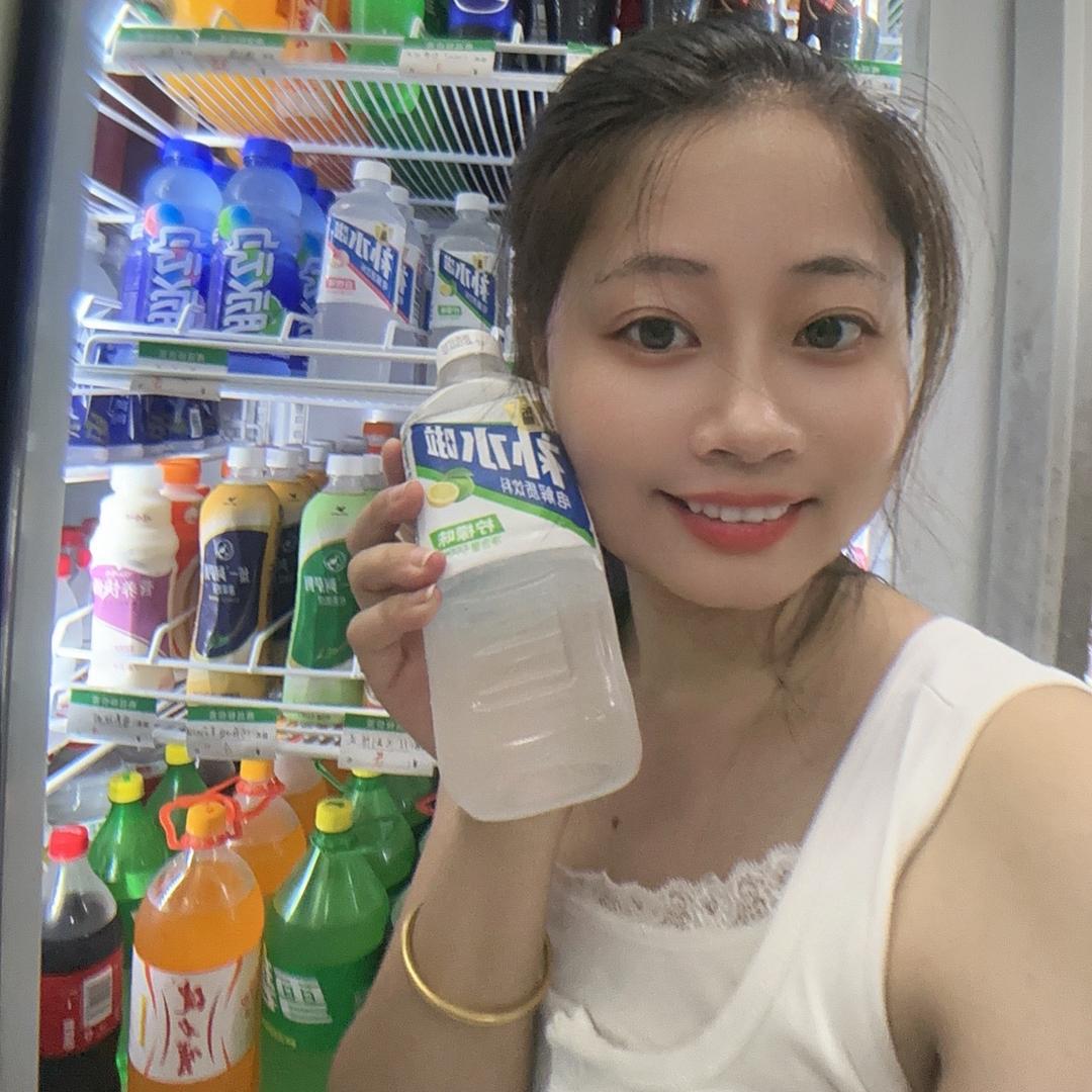 小舅妈是个00后