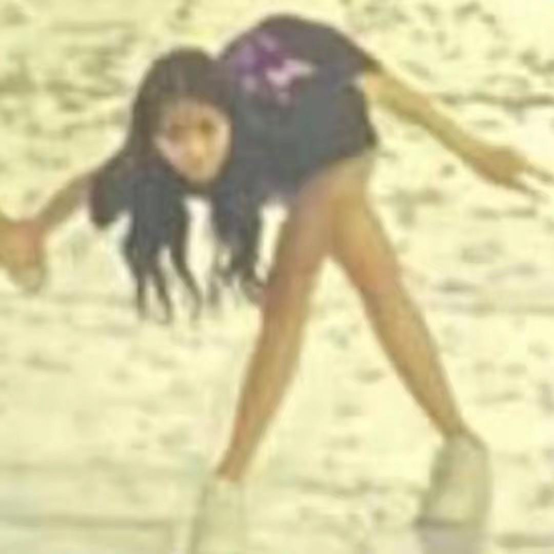 她妹拿刀鼓掌