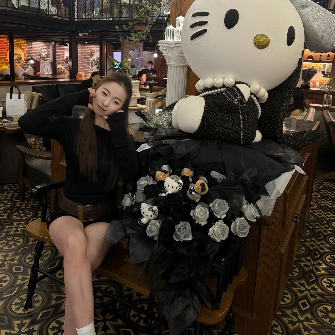 热爱服装👔的欢大小姐