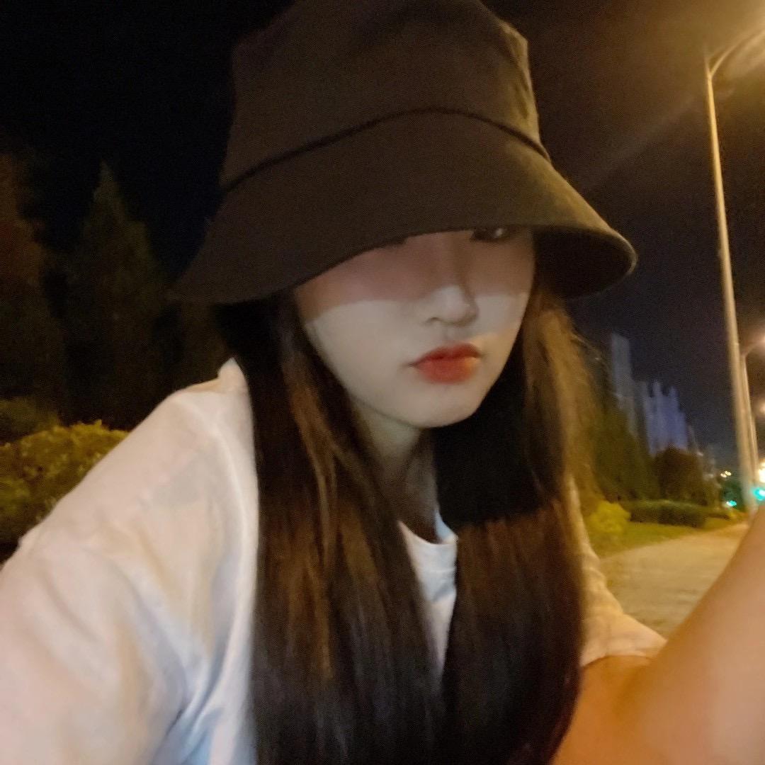 小神慧不想说话。