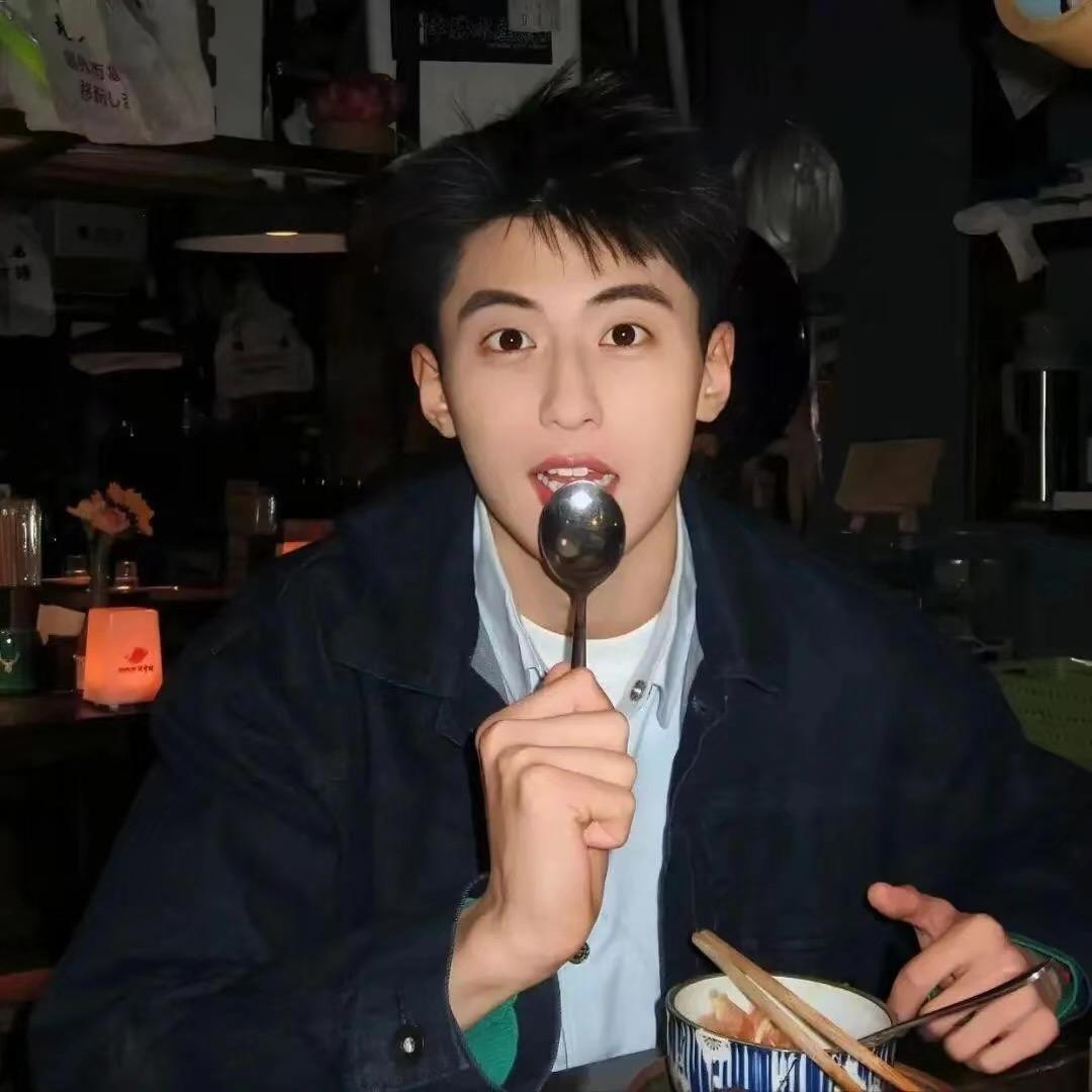 小李有个v