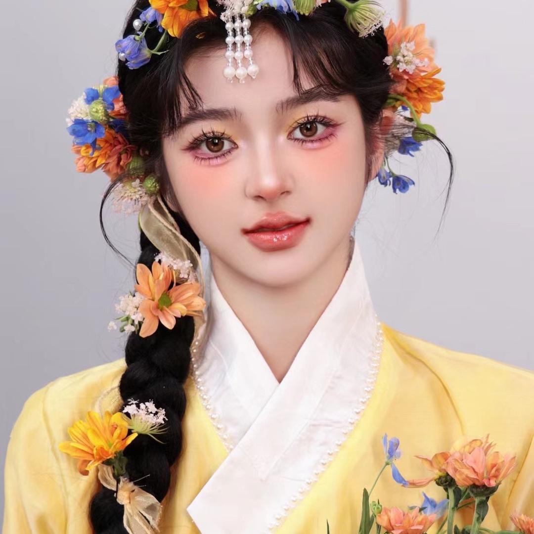 开远化妆师     英英