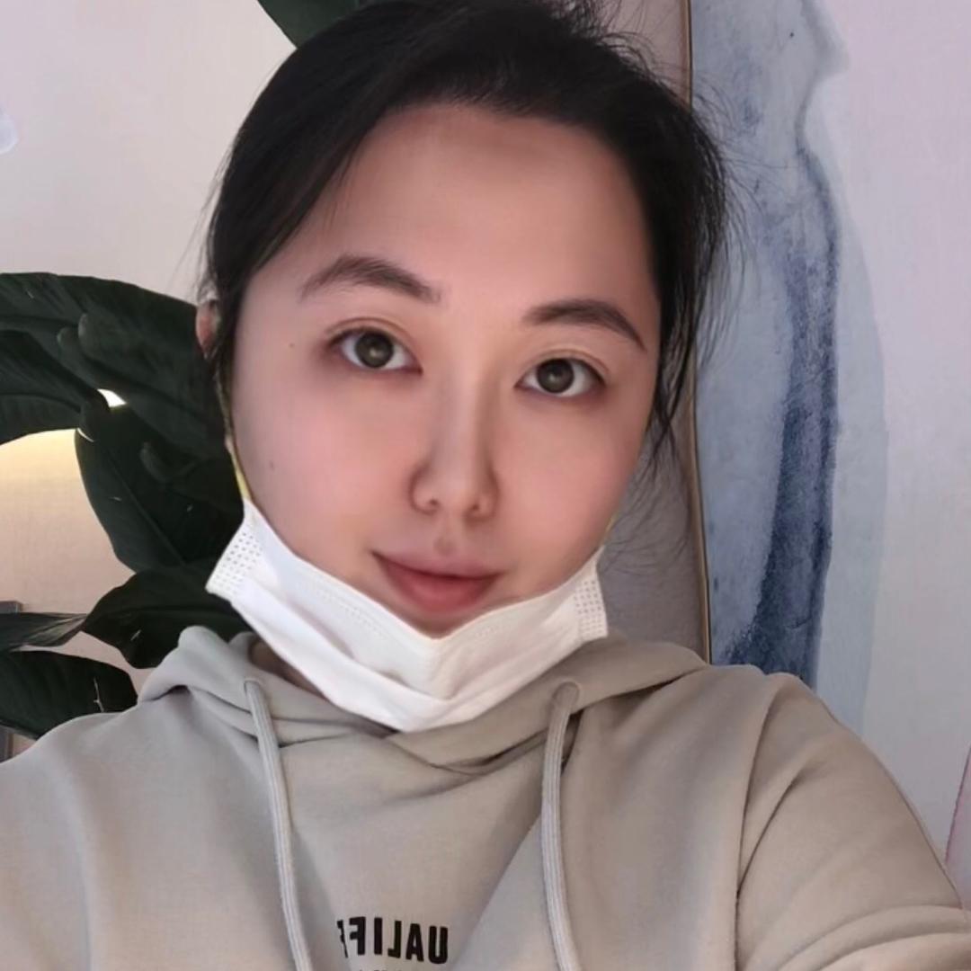 泡在水里的压缩蛋糕